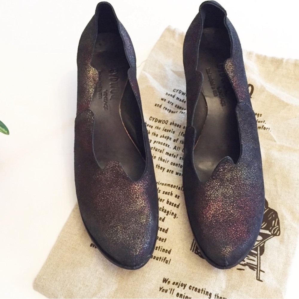 Scalloped Glitter Kitten Heel Pumps - Black Multicolor - Picture 3 of 11